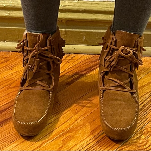 Minnetonka for J. Crew Double Fringe Suede Fur Lined Ankle Boots - Picture 11 of 13